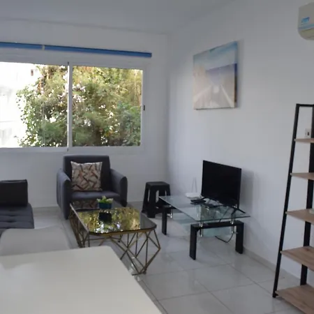 Апартаменты One Bedroom Apartment, Molos Complex - By Imh Travel & Tours Пафос